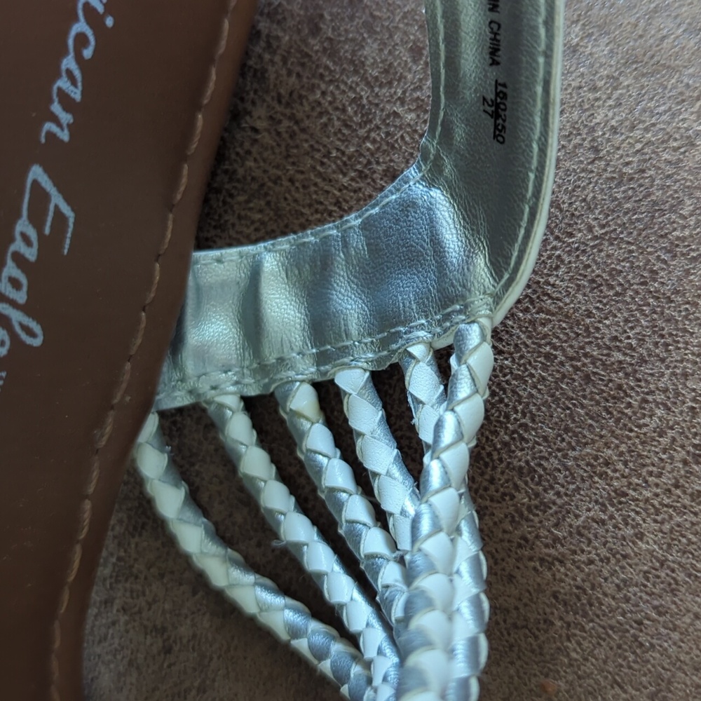 American Eagle Strappy Stud Thong Summer Sandals 8 White Silver - Picture 16 of 16
